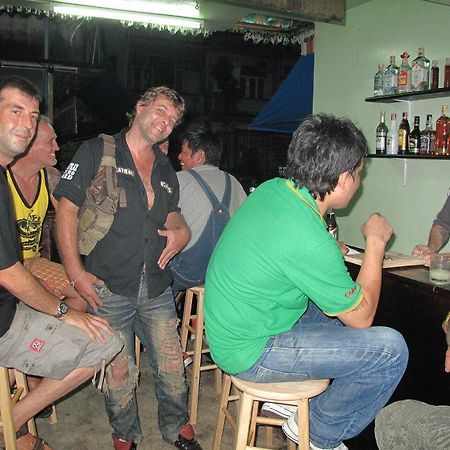 A.T Guesthouse กรุงเทพมหานคร ภายนอก รูปภาพ